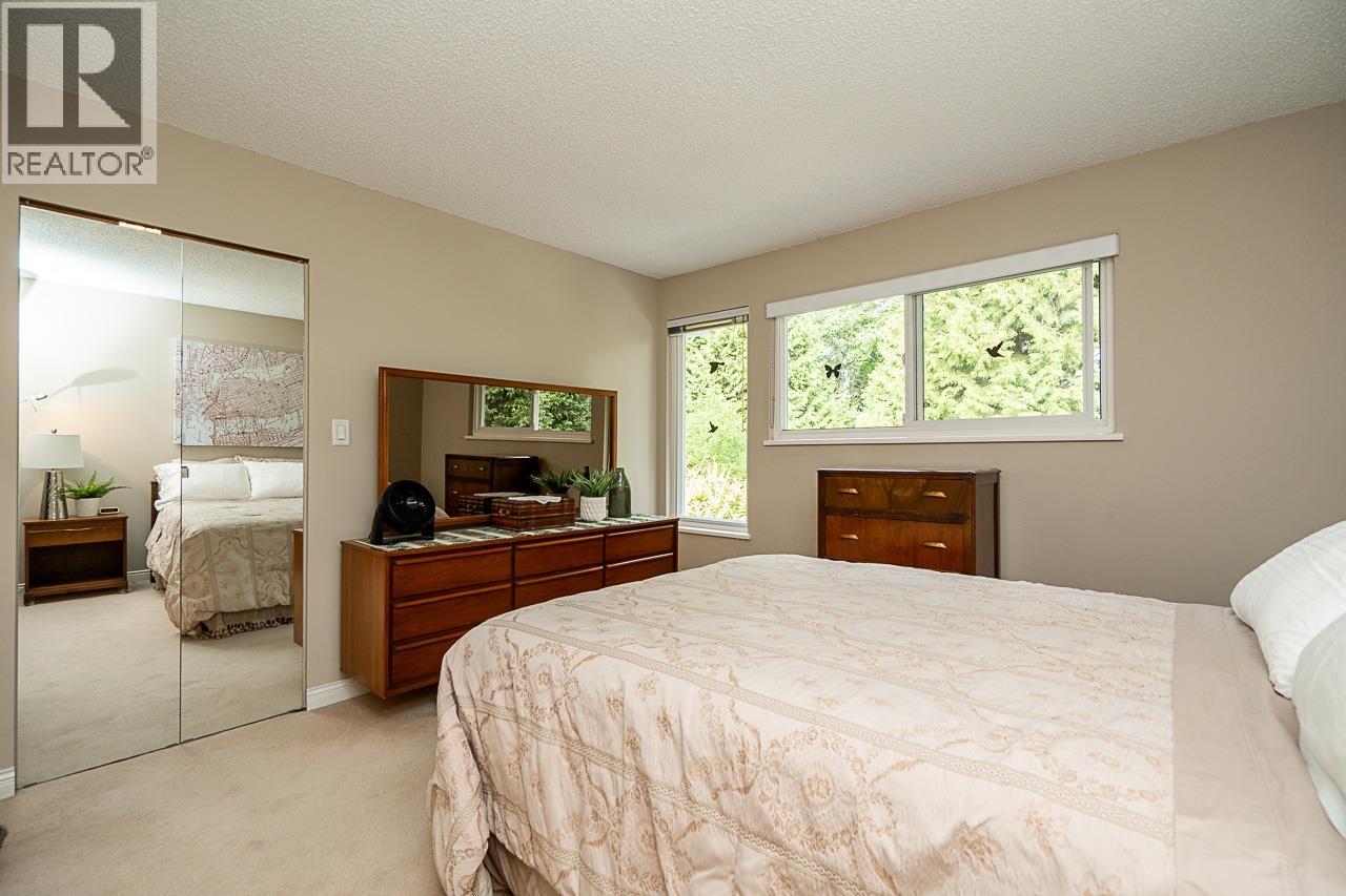 3799 Garden Grove Drive, Burnaby, British Columbia  V5G 4A5 - Photo 17 - R3053269
