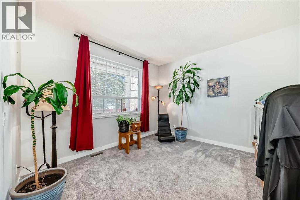 3315 Catalina Boulevard Ne, Calgary, Alberta  T1Y 6T8 - Photo 4 - A2259986
