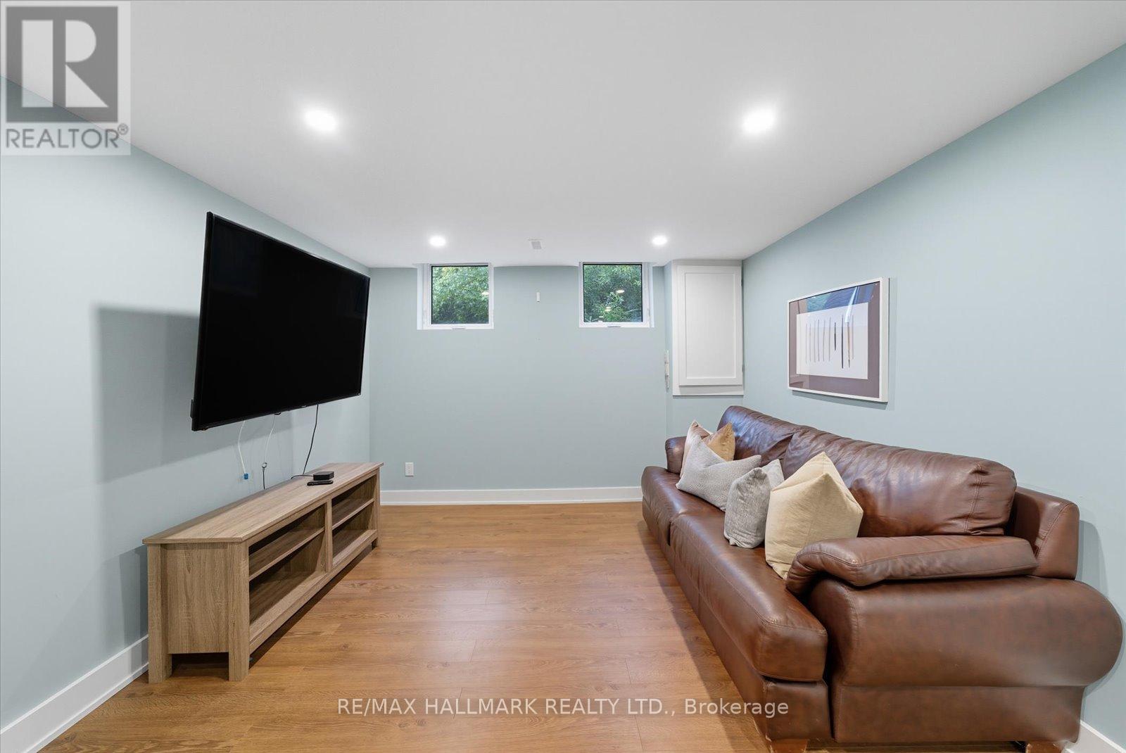 11 Avondale Crescent, Markham, Ontario  L3P 2J9 - Photo 38 - N12432590