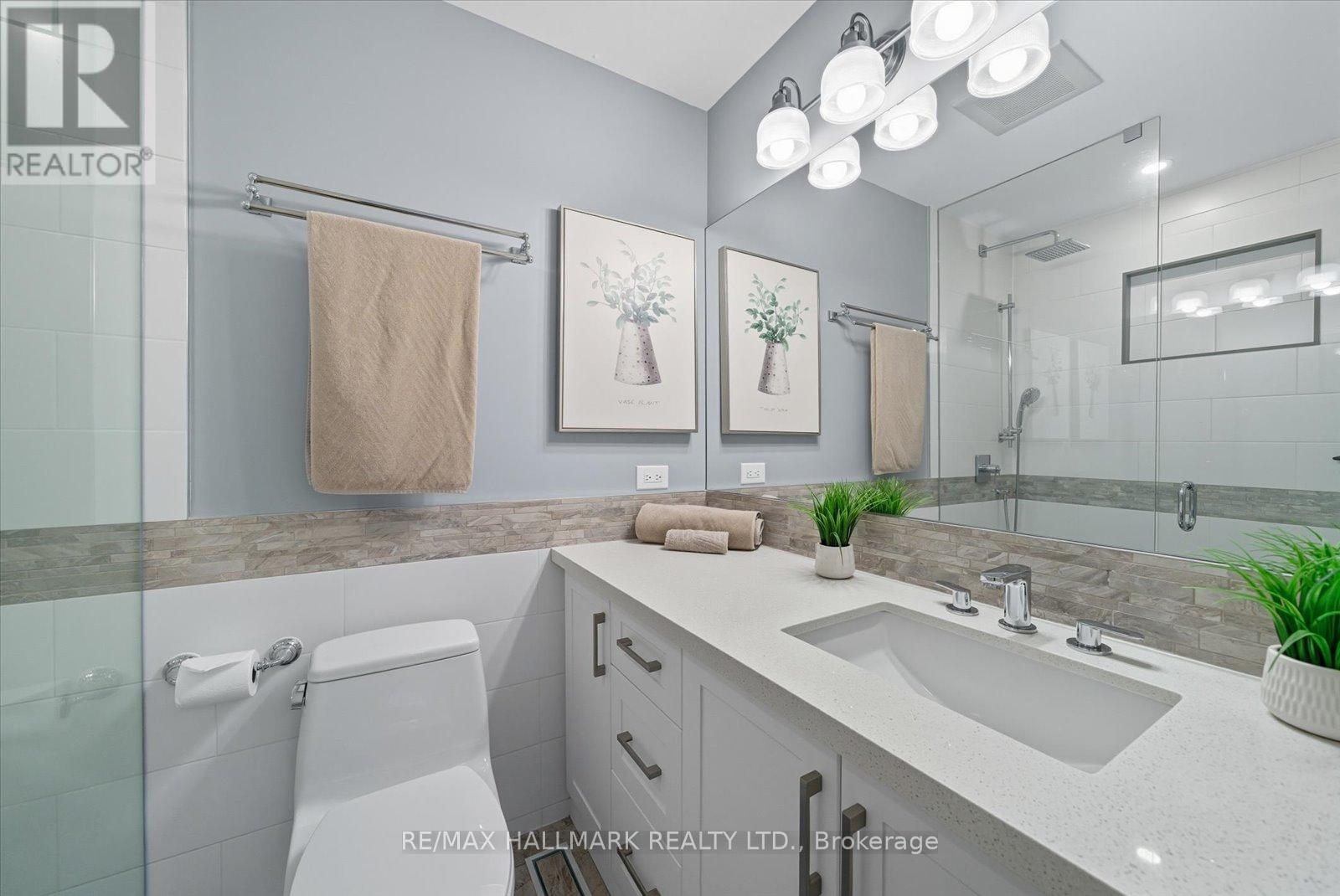 11 Avondale Crescent, Markham, Ontario  L3P 2J9 - Photo 35 - N12432590