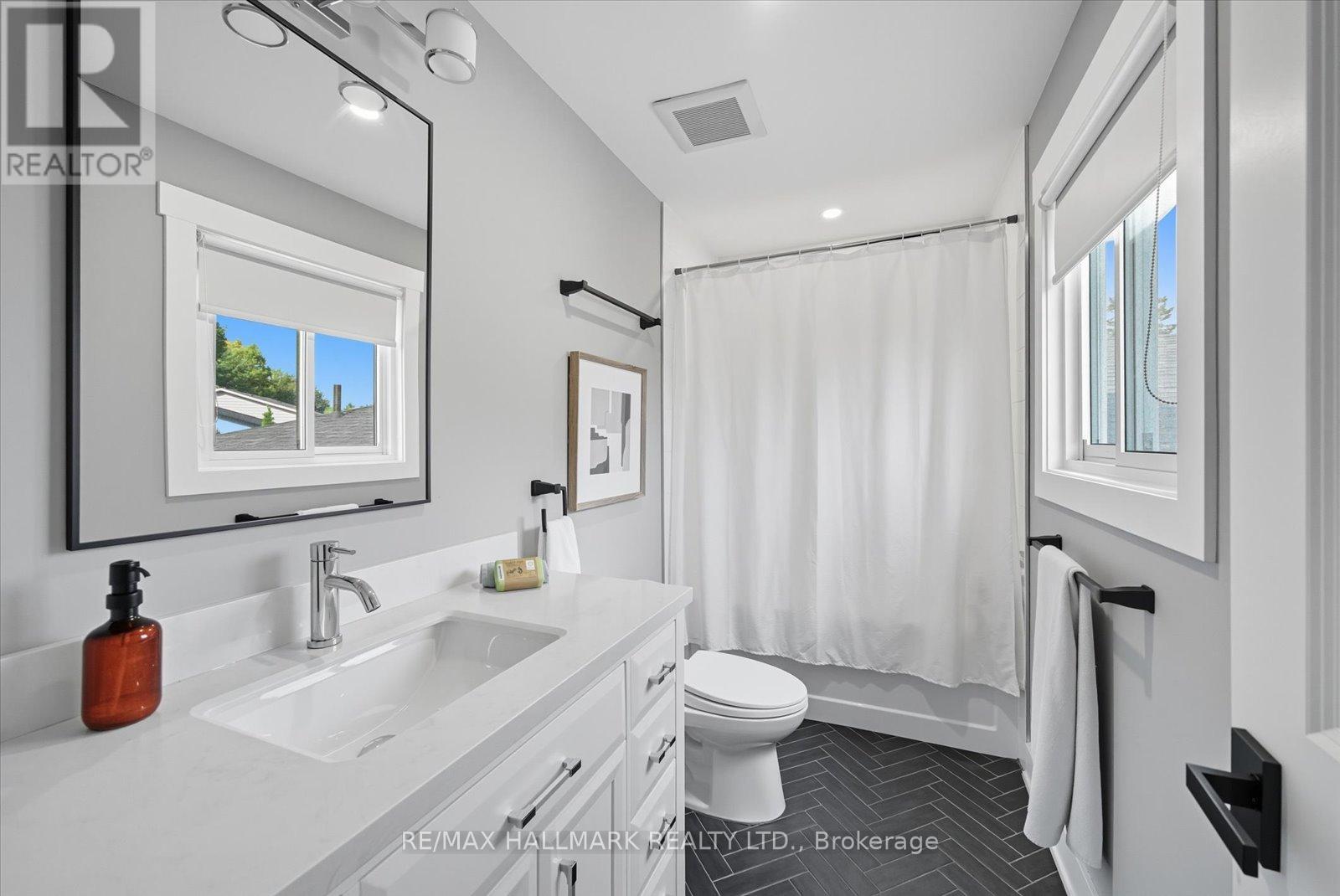 11 Avondale Crescent, Markham, Ontario  L3P 2J9 - Photo 25 - N12432590
