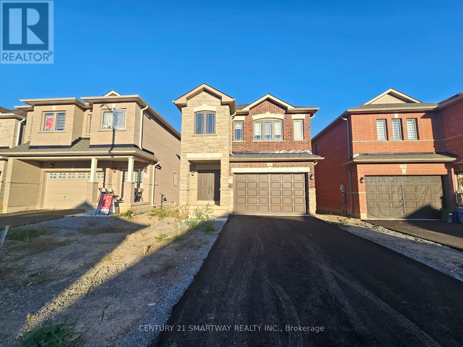 26 Huntsworth Avenue, Thorold, Ontario  L2V 5G7 - Photo 1 - X12418715