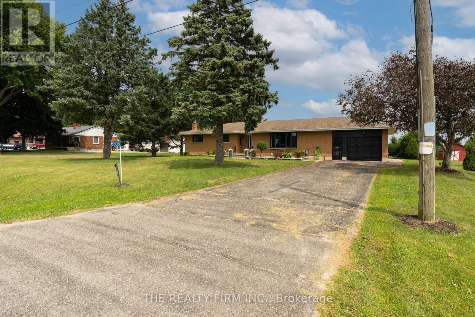 6898 Sunset Road, Central Elgin, Ontario  N6H 1L7 - Photo 1 - X12433251