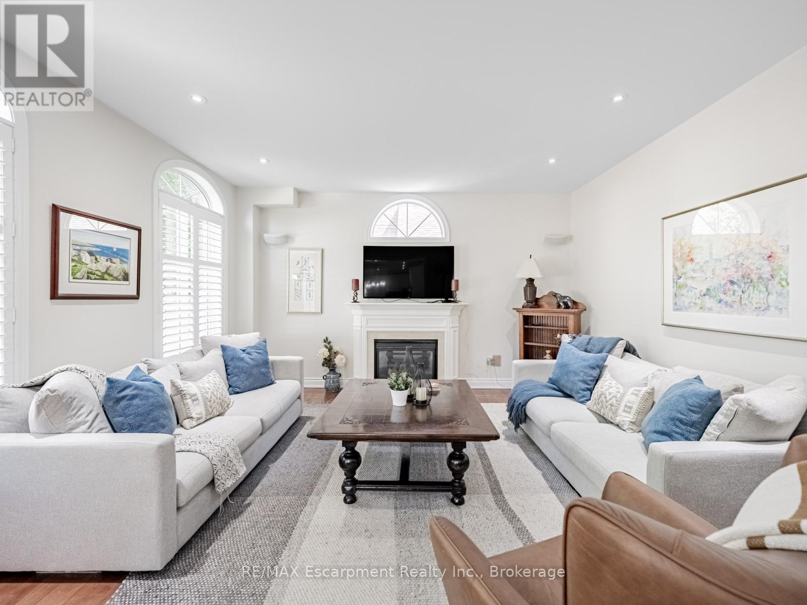 130 Innville Crescent, Oakville, Ontario  L6L 0B8 - Photo 13 - W12433221