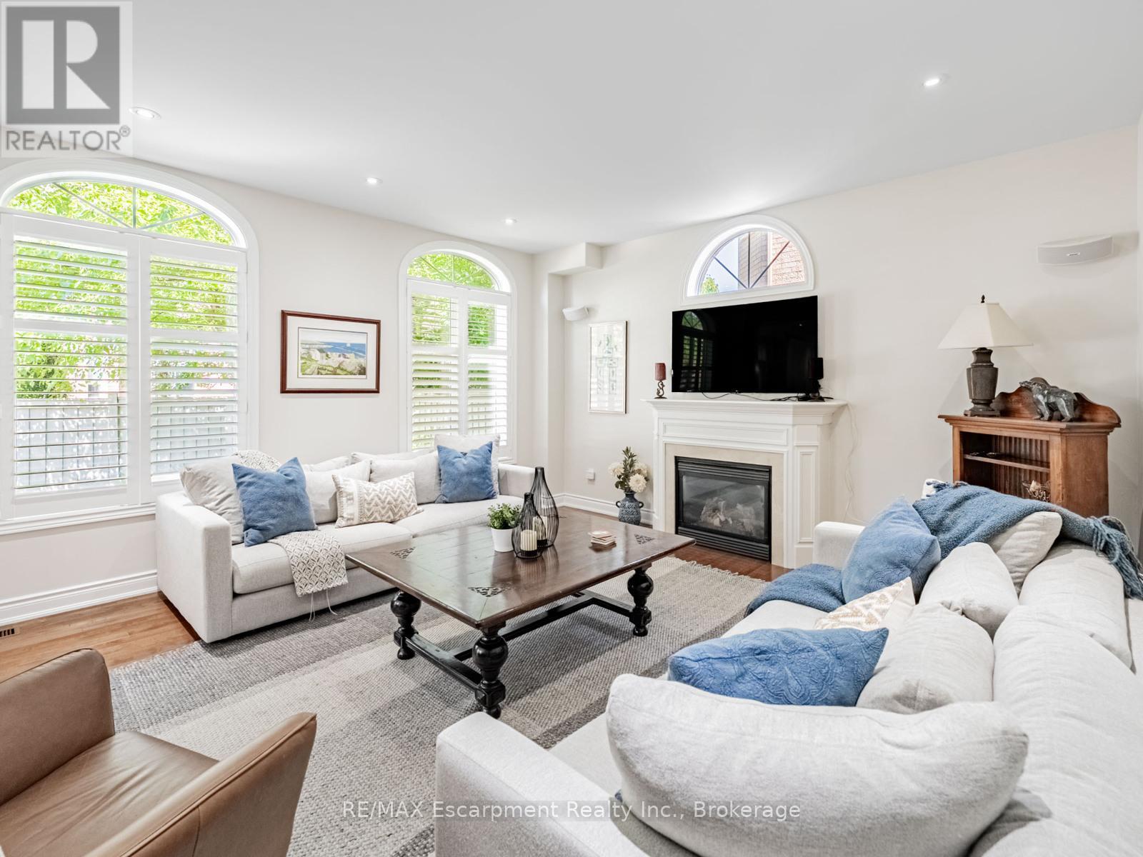 130 Innville Crescent, Oakville, Ontario  L6L 0B8 - Photo 14 - W12433221