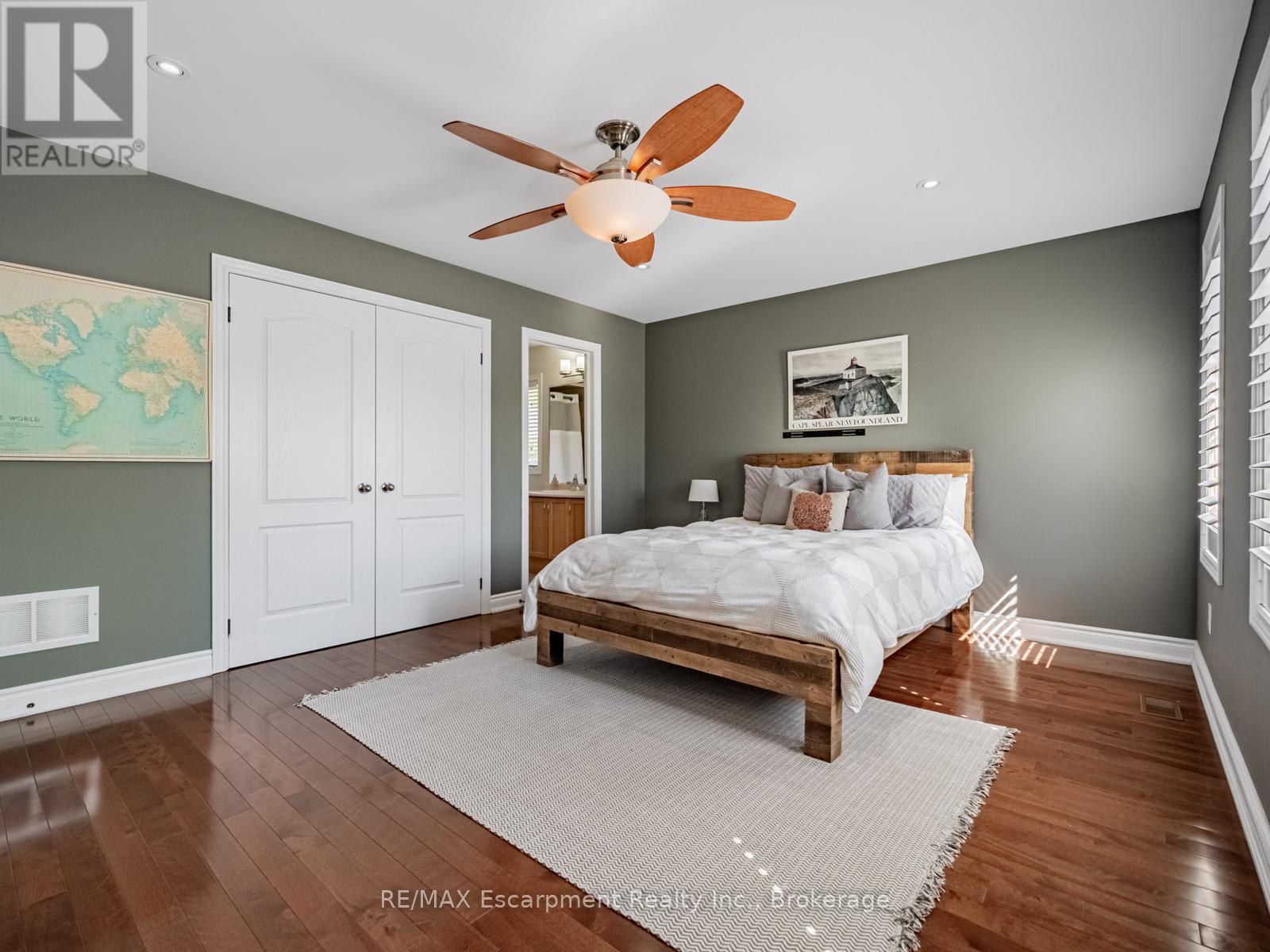 130 Innville Crescent, Oakville, Ontario  L6L 0B8 - Photo 23 - W12433221