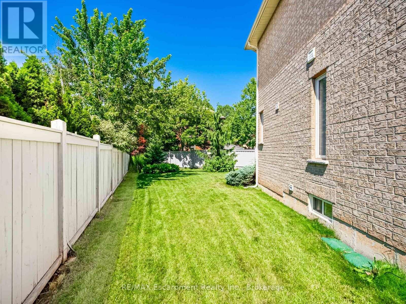 130 Innville Crescent, Oakville, Ontario  L6L 0B8 - Photo 34 - W12433221