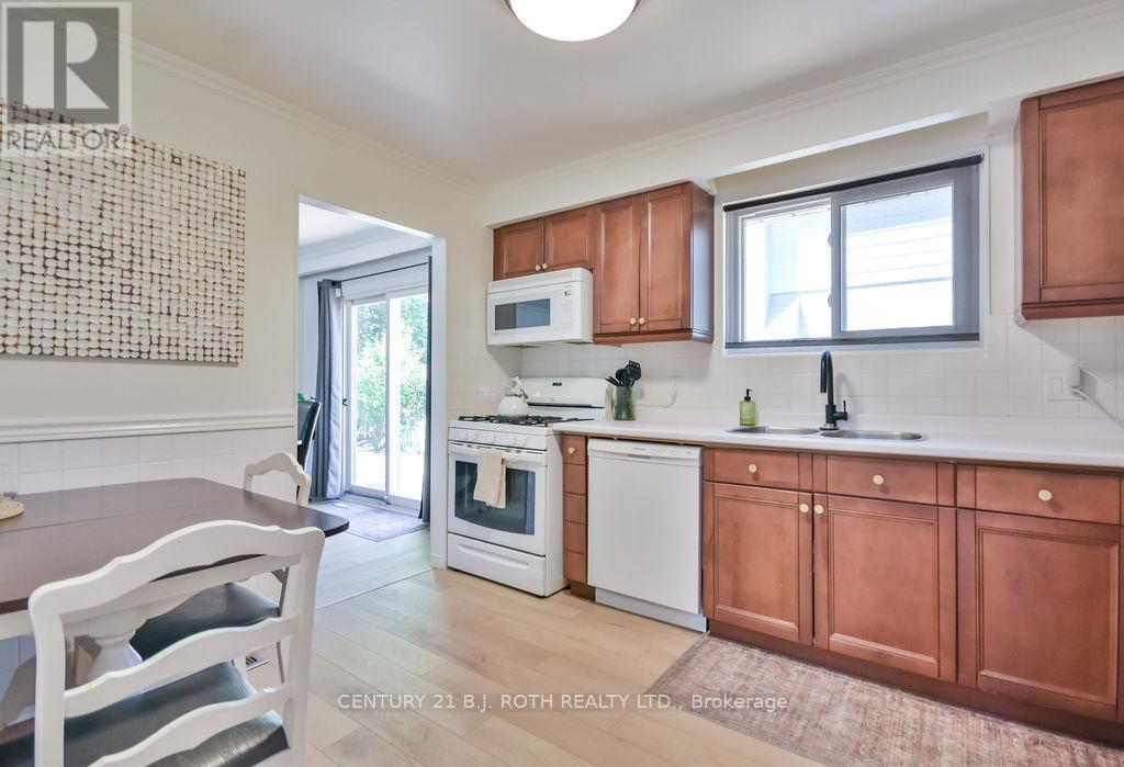 32 Lonsdale Place, Barrie, Ontario  L4M 4J1 - Photo 11 - S12431850