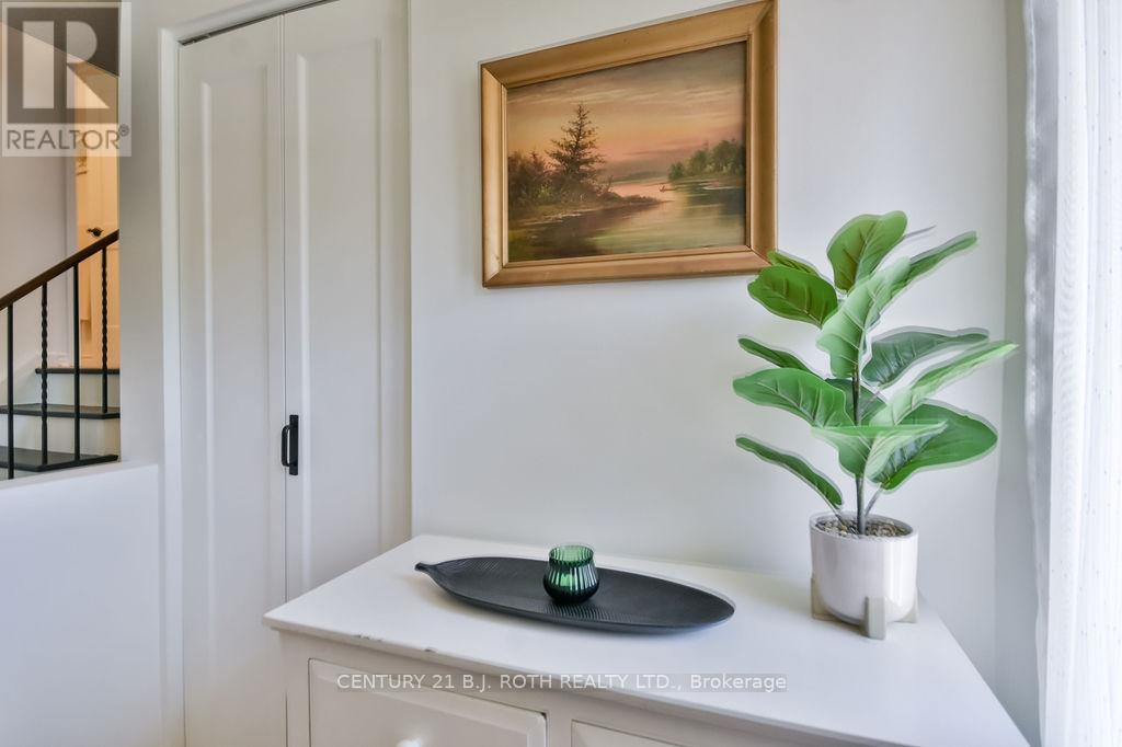 32 Lonsdale Place, Barrie, Ontario  L4M 4J1 - Photo 6 - S12431850