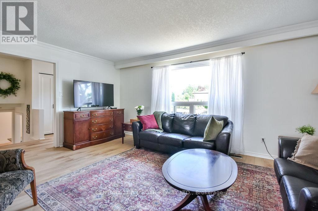 32 Lonsdale Place, Barrie, Ontario  L4M 4J1 - Photo 8 - S12431850
