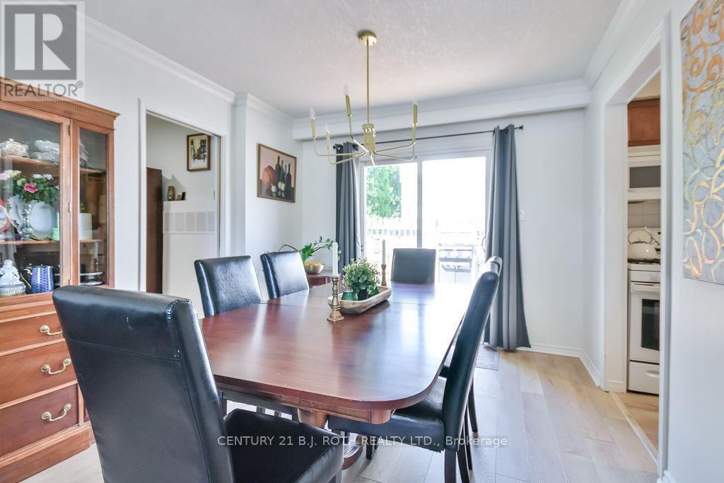 32 Lonsdale Place, Barrie, Ontario  L4M 4J1 - Photo 9 - S12431850