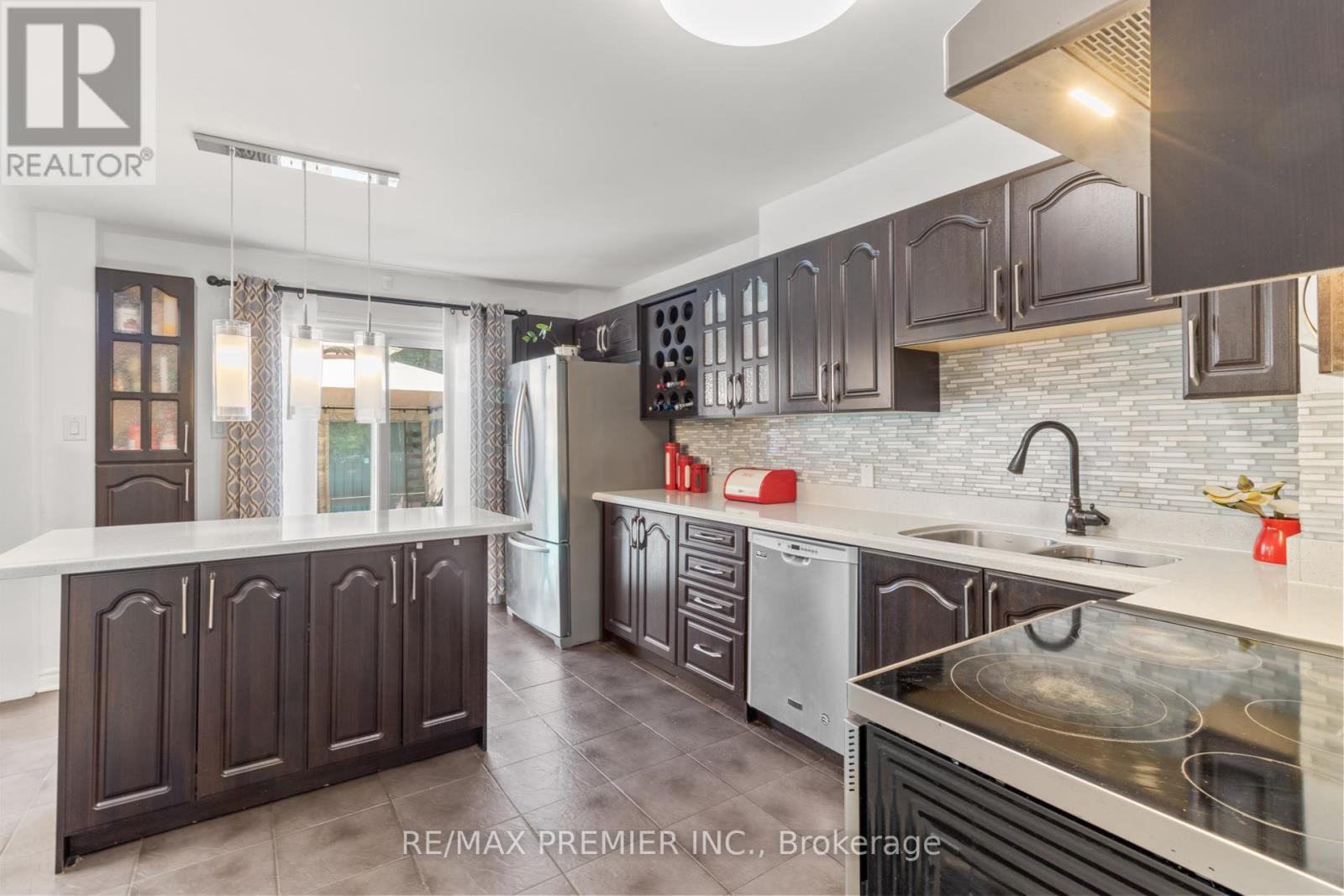 26 Ecclestone Drive, Brampton, Ontario  L6X 3N7 - Photo 13 - W12433189