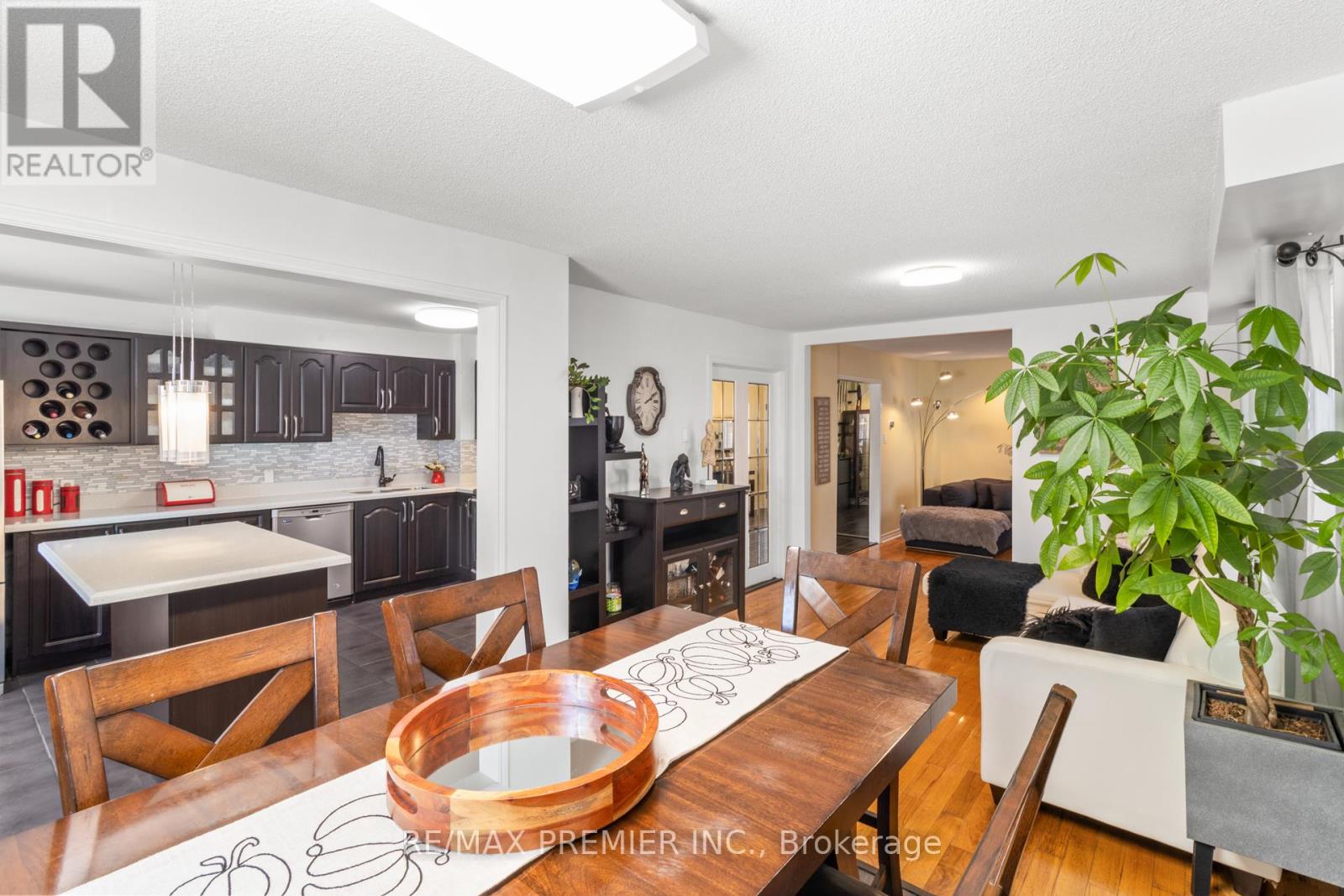 26 Ecclestone Drive, Brampton, Ontario  L6X 3N7 - Photo 14 - W12433189