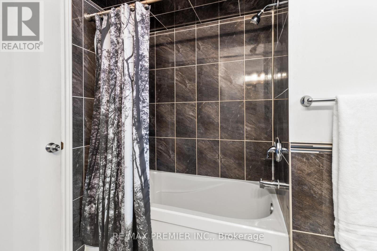 26 Ecclestone Drive, Brampton, Ontario  L6X 3N7 - Photo 30 - W12433189