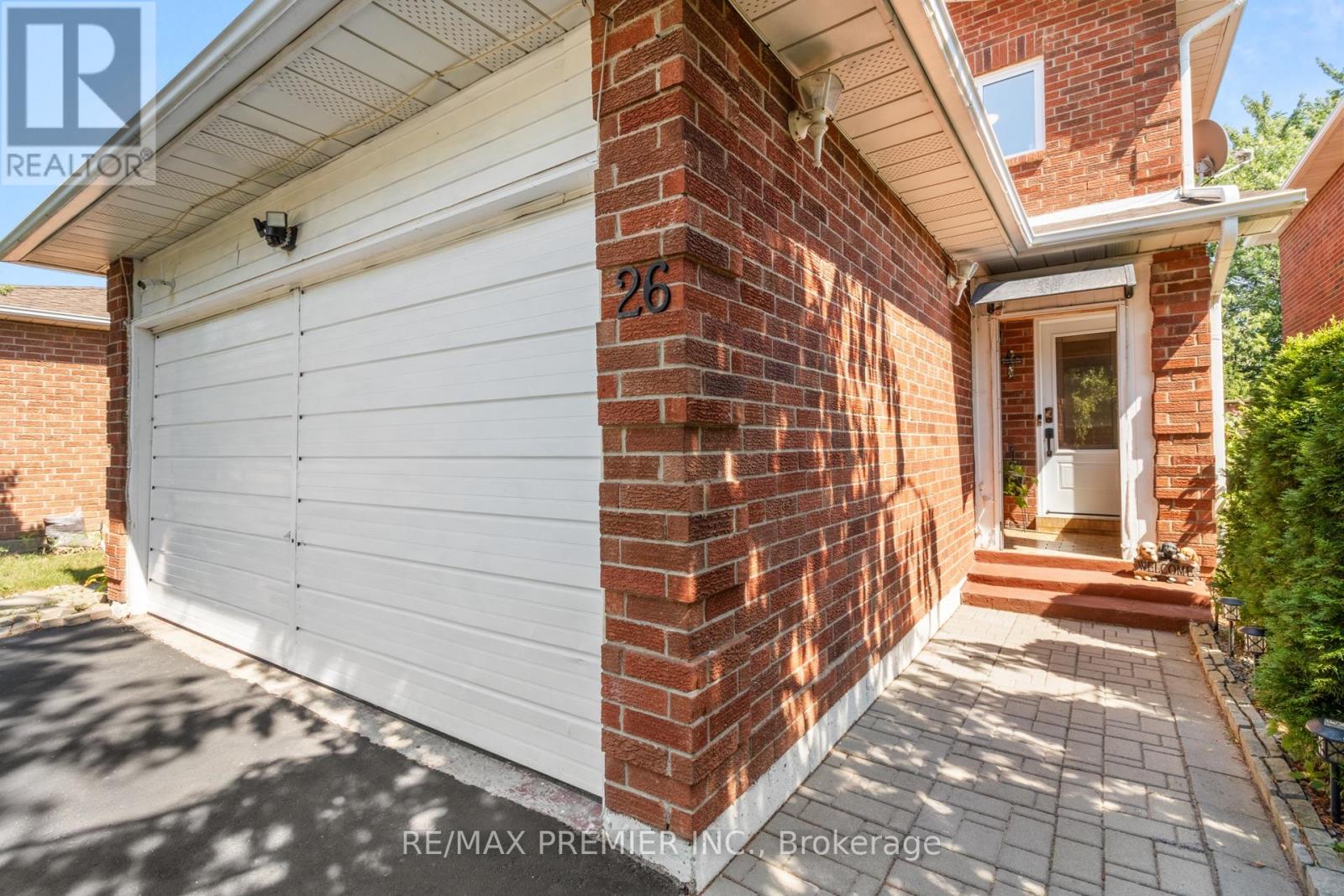 26 Ecclestone Drive, Brampton, Ontario  L6X 3N7 - Photo 4 - W12433189