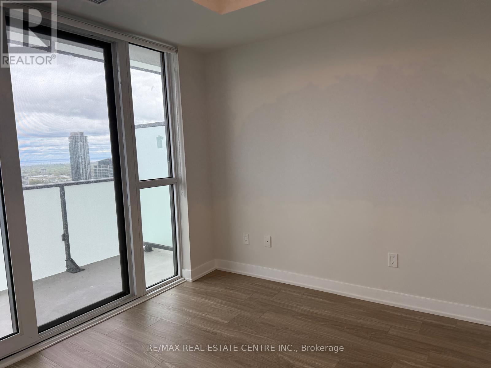 3303 - 430 Square One Drive, Mississauga, Ontario  L5B 0L6 - Photo 17 - W12433201