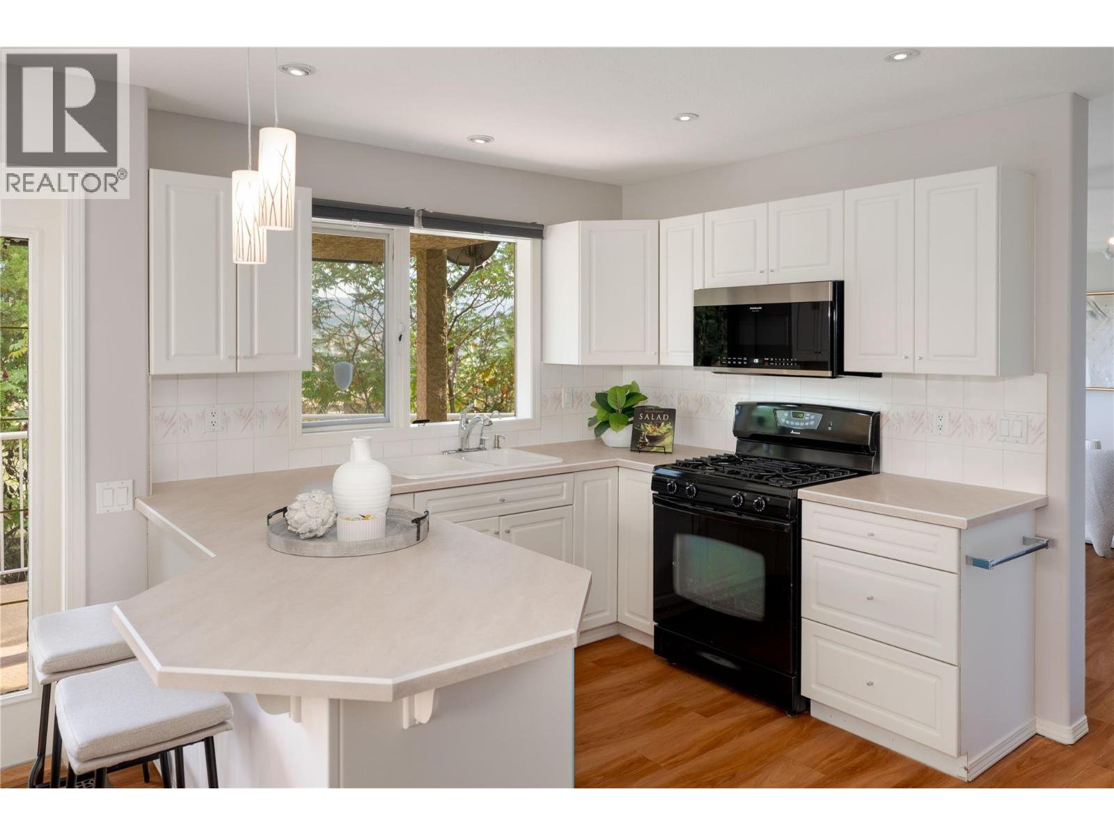 980 Dilworth Drive Unit# 16, Kelowna, British Columbia  V1V 1S6 - Photo 4 - 10364195