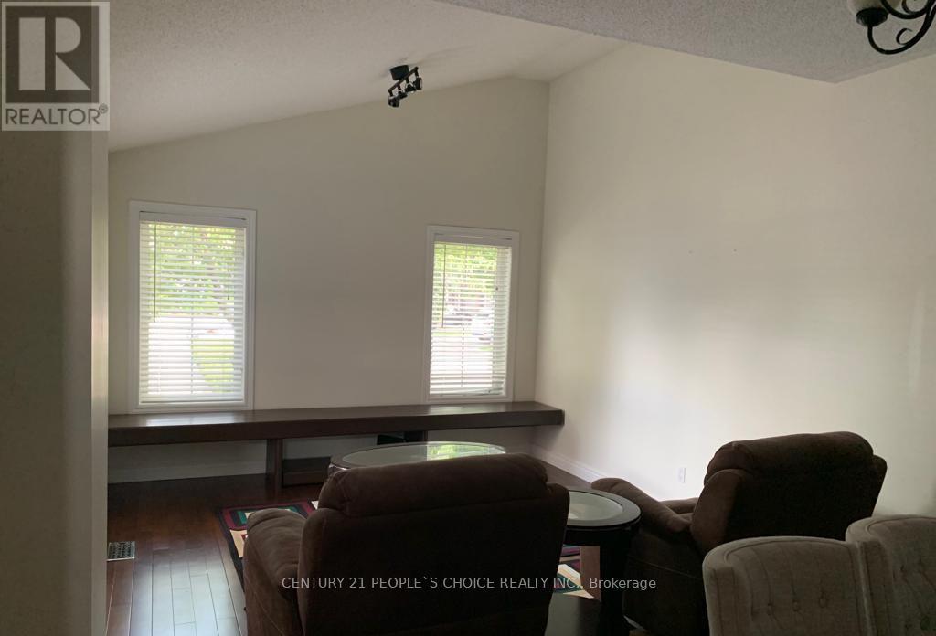 4 - 100 Beddoe Drive, Hamilton, Ontario  L8P 4Z2 - Photo 4 - X12433185