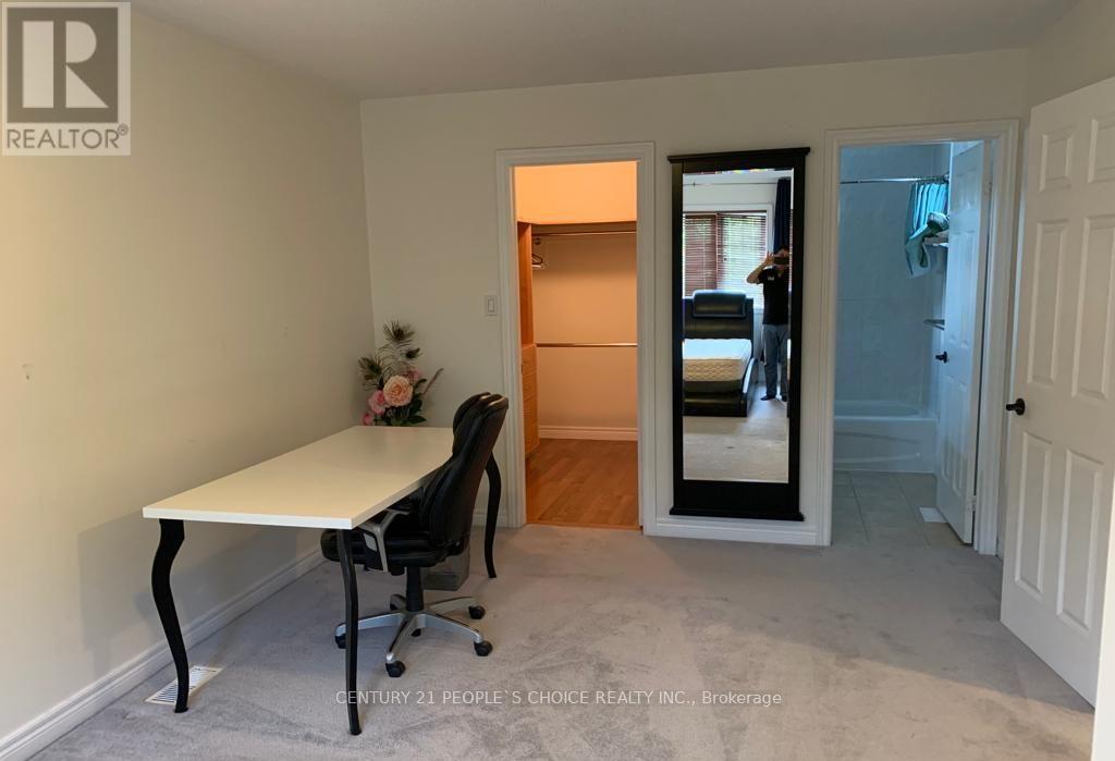 4 - 100 Beddoe Drive, Hamilton, Ontario  L8P 4Z2 - Photo 7 - X12433185