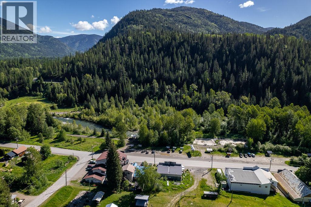 7114 1st Avenue, Ymir, British Columbia  V0G 2K0 - Photo 3 - 10364389