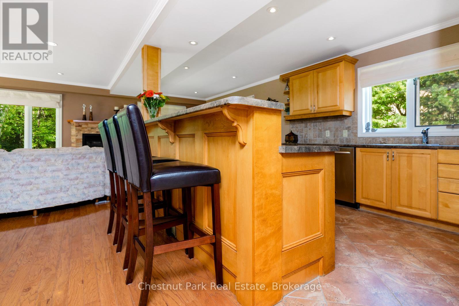 110 Laurie's Court, Blue Mountains, Ontario  L9Y 0L4 - Photo 20 - X12433085