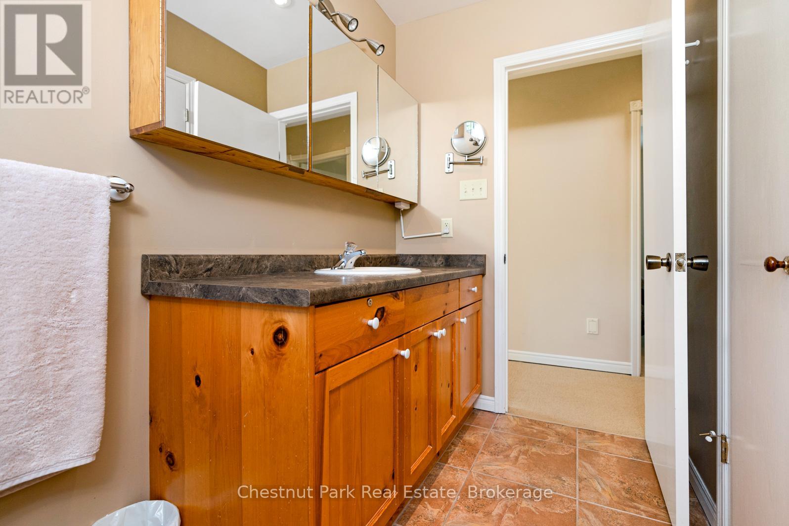 110 Laurie's Court, Blue Mountains, Ontario  L9Y 0L4 - Photo 24 - X12433085