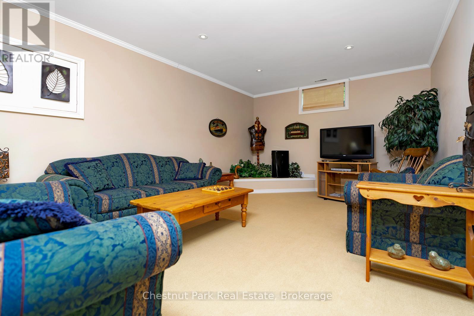 110 Laurie's Court, Blue Mountains, Ontario  L9Y 0L4 - Photo 36 - X12433085