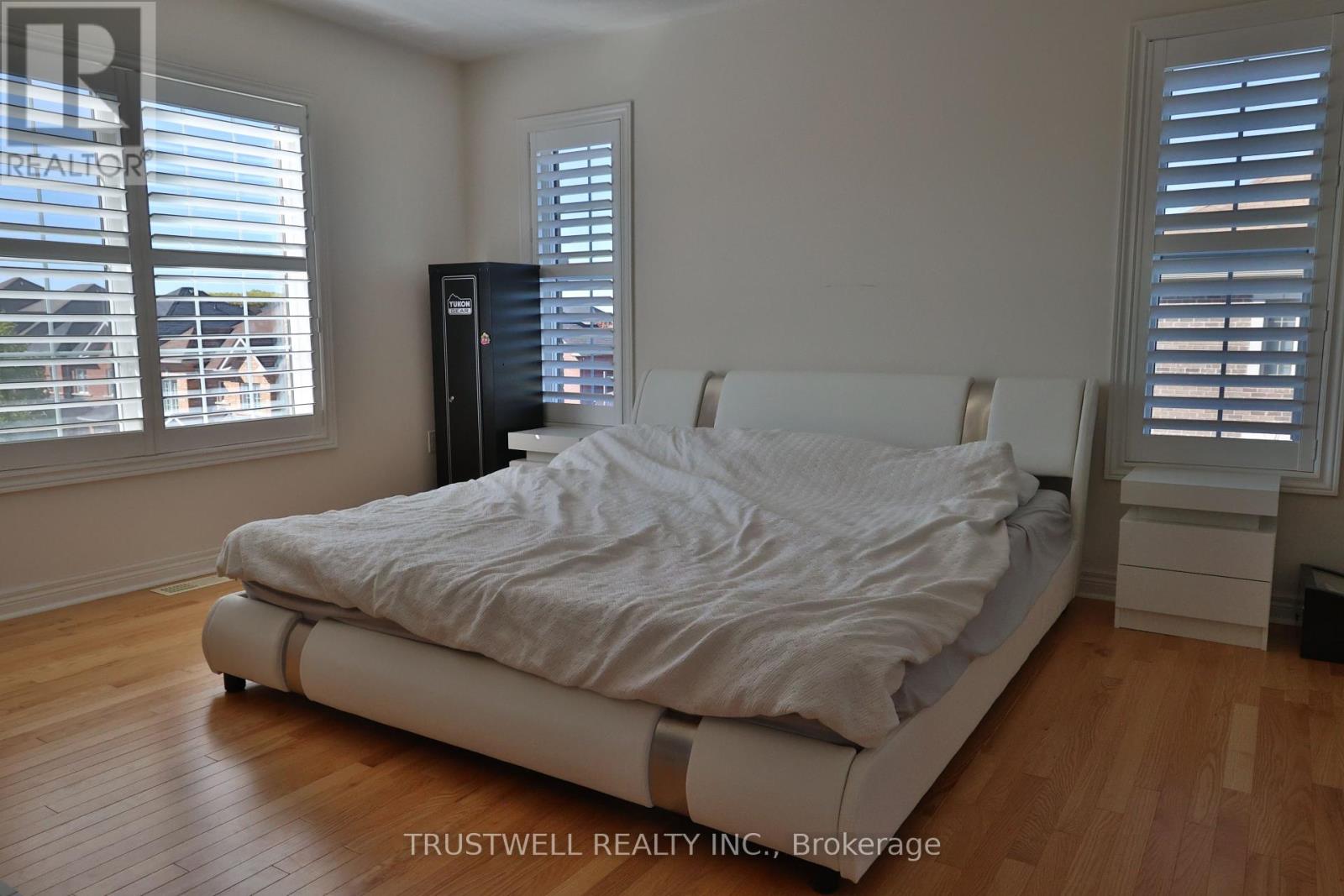 2032 Donald Cousens Parkway, Markham, Ontario  L6B 1J5 - Photo 11 - N12433238