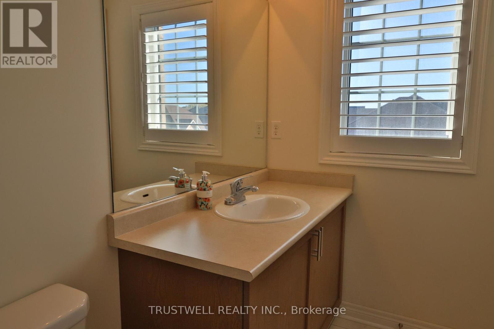 2032 Donald Cousens Parkway, Markham, Ontario  L6B 1J5 - Photo 12 - N12433238