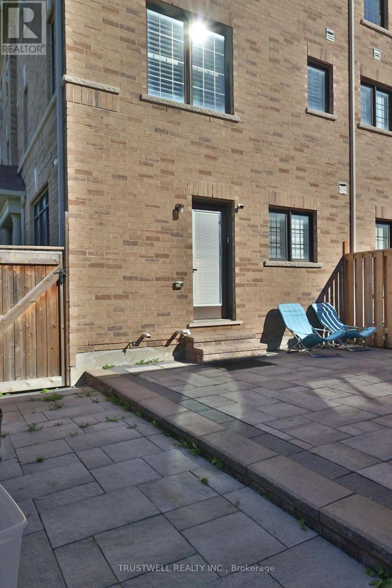 2032 Donald Cousens Parkway, Markham, Ontario  L6B 1J5 - Photo 18 - N12433238