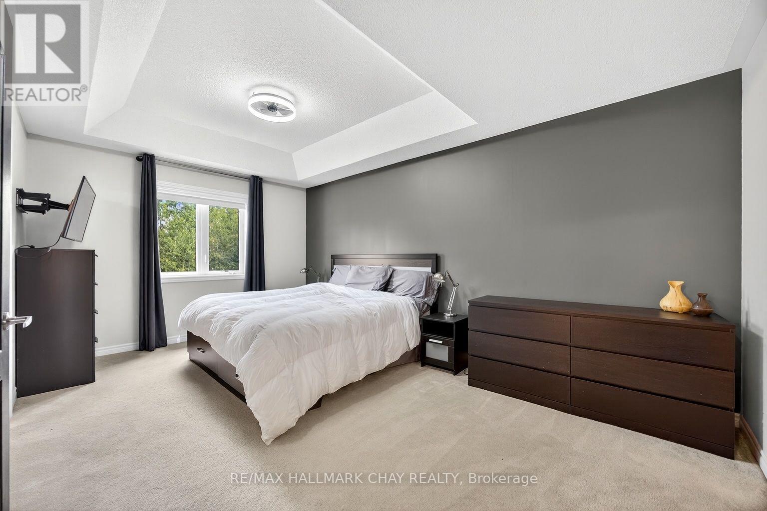 115 Collier Crescent, Essa, Ontario  L0M 1B5 - Photo 14 - N12433252