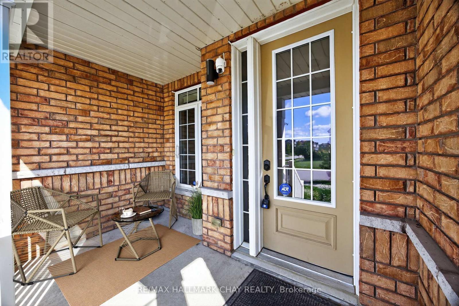 115 Collier Crescent, Essa, Ontario  L0M 1B5 - Photo 2 - N12433252
