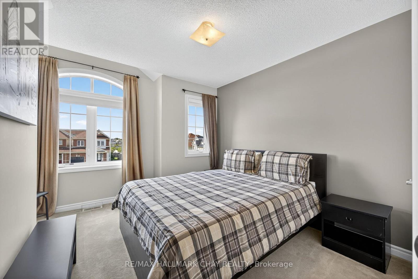 115 Collier Crescent, Essa, Ontario  L0M 1B5 - Photo 20 - N12433252