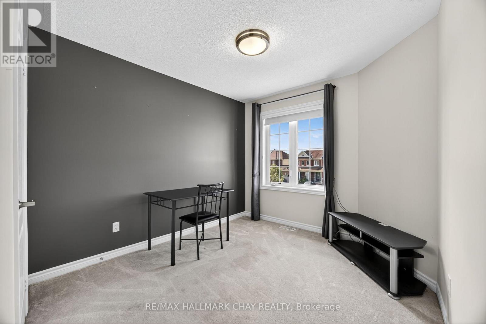 115 Collier Crescent, Essa, Ontario  L0M 1B5 - Photo 21 - N12433252