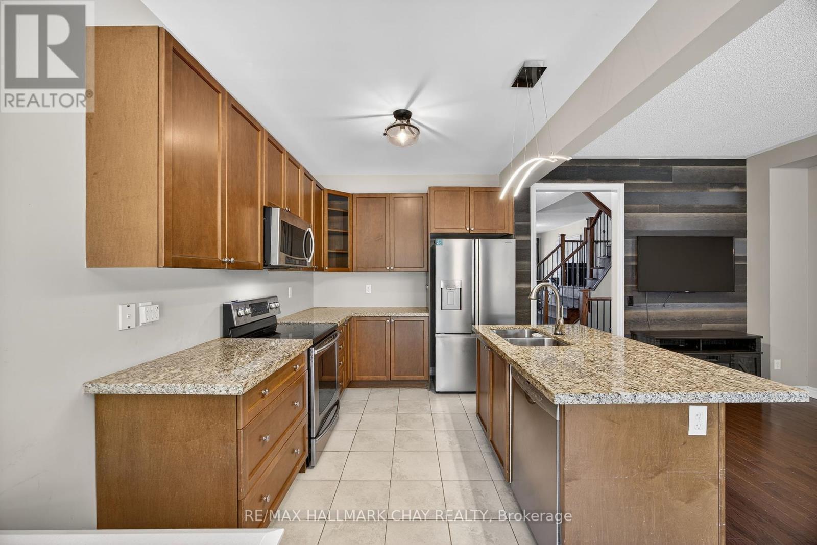 115 Collier Crescent, Essa, Ontario  L0M 1B5 - Photo 7 - N12433252