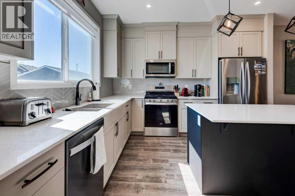 100 Dawson Drive, Chestermere, Alberta  T1X 1Z9 - Photo 12 - A2235224