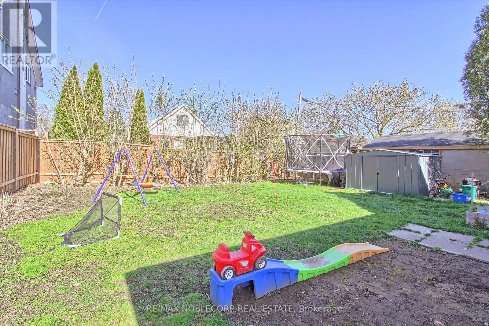 174 East 31st. Street, Hamilton, Ontario  L8V 3P5 - Photo 26 - X12431810