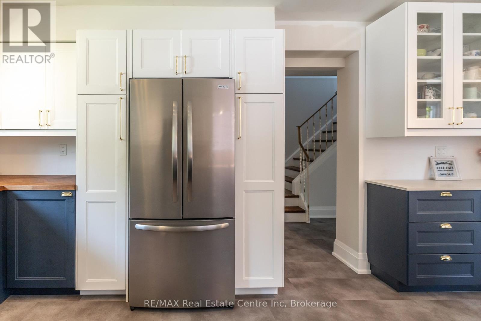 34 Woodridge Drive, Guelph, Ontario  N1H 7E2 - Photo 11 - X12433262