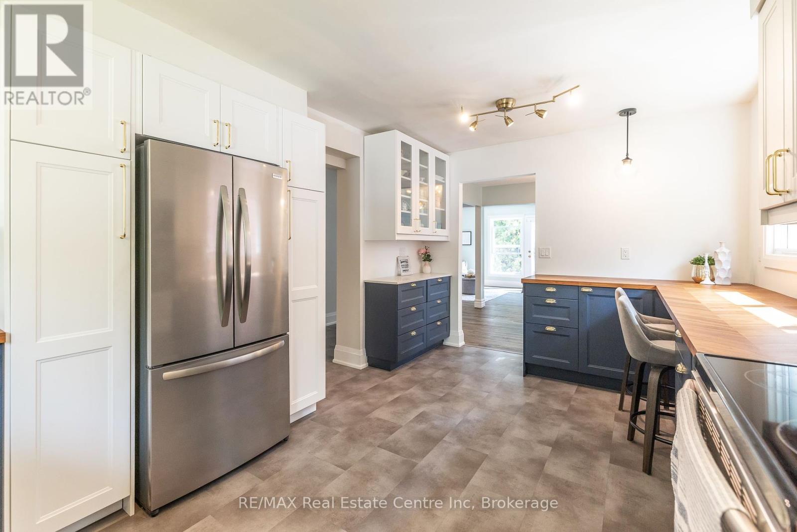 34 Woodridge Drive, Guelph, Ontario  N1H 7E2 - Photo 13 - X12433262