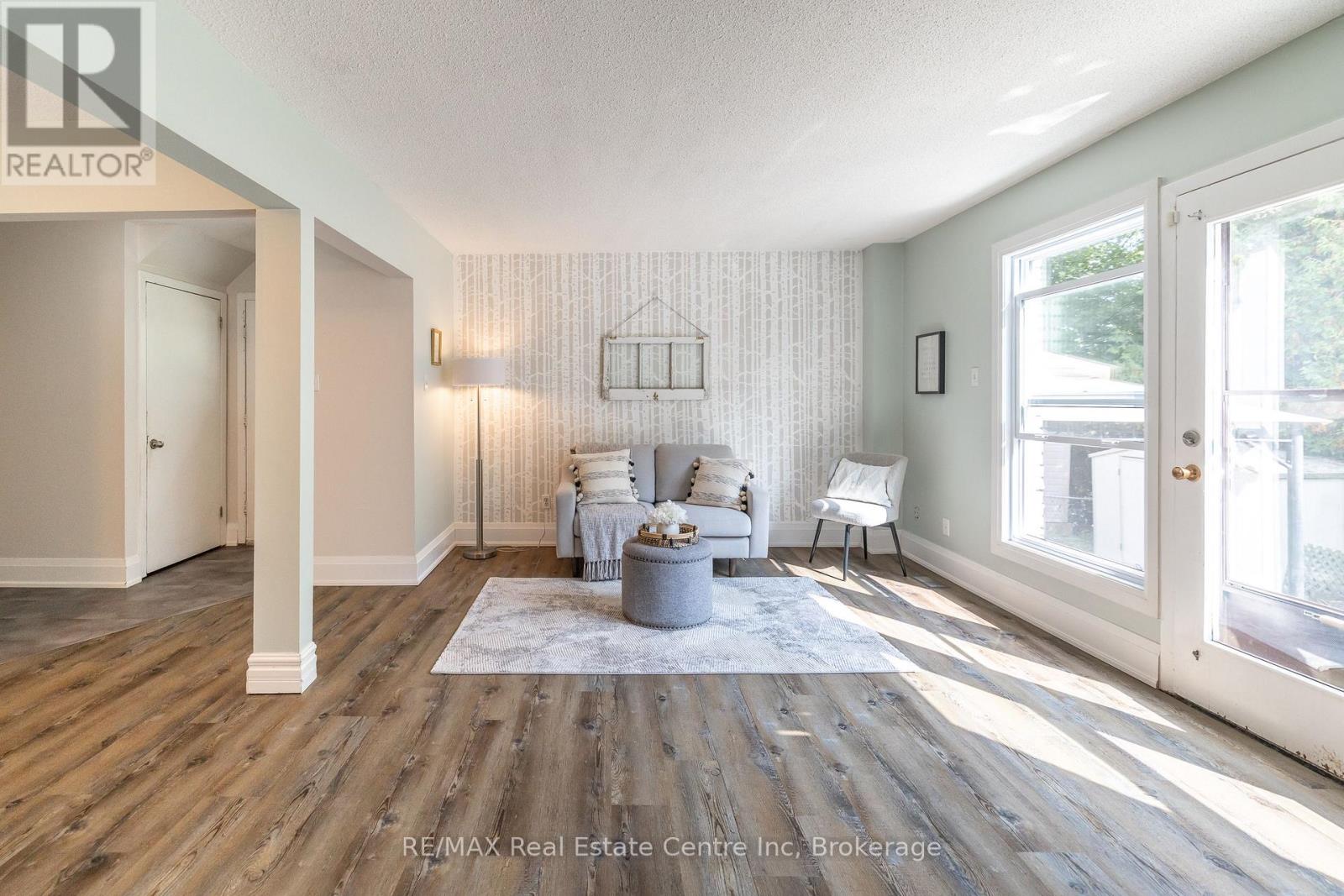 34 Woodridge Drive, Guelph, Ontario  N1H 7E2 - Photo 19 - X12433262
