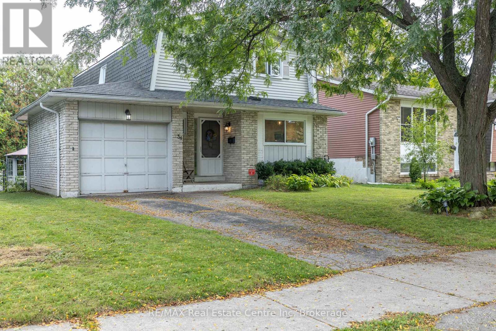 34 Woodridge Drive, Guelph, Ontario  N1H 7E2 - Photo 2 - X12433262