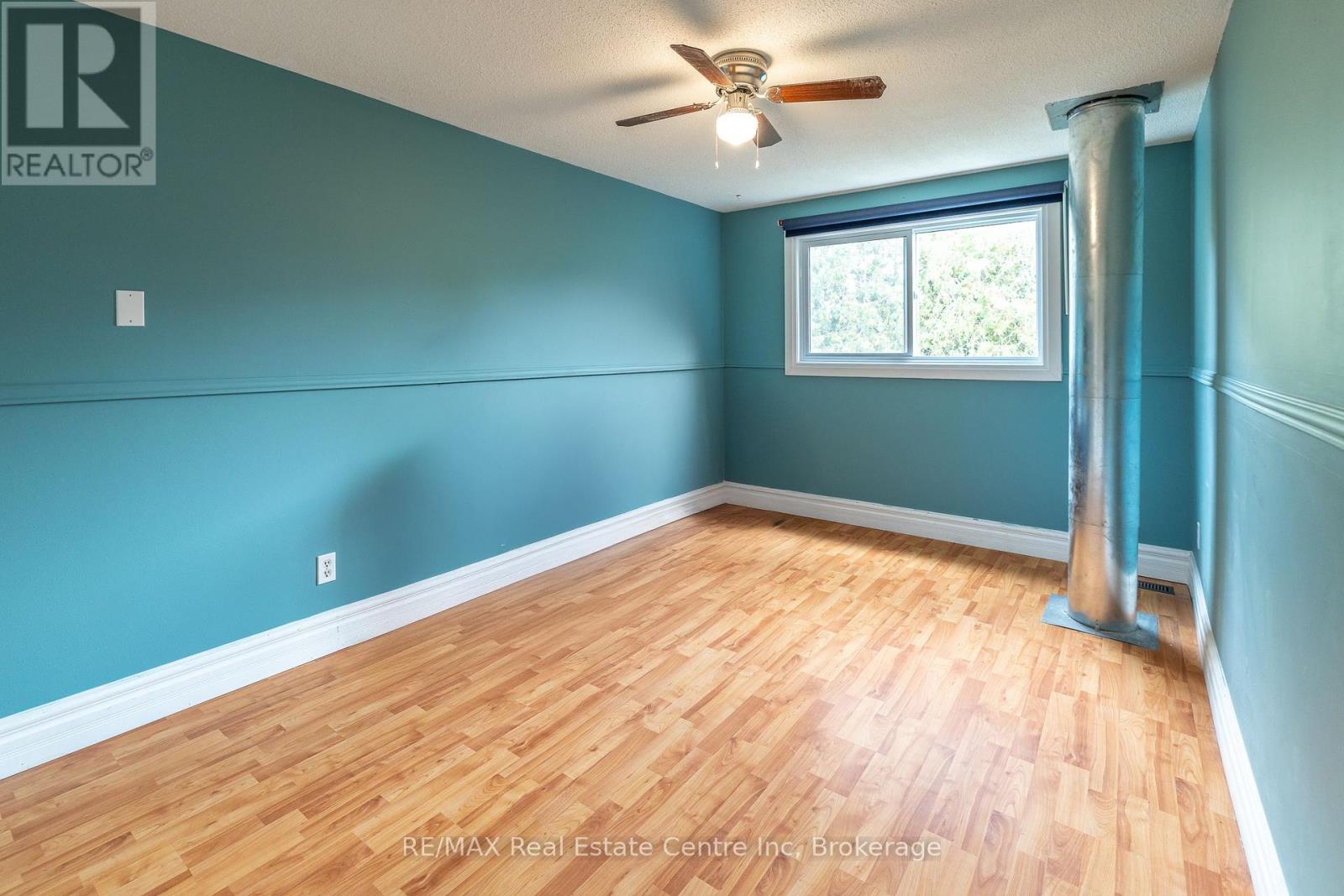 34 Woodridge Drive, Guelph, Ontario  N1H 7E2 - Photo 25 - X12433262