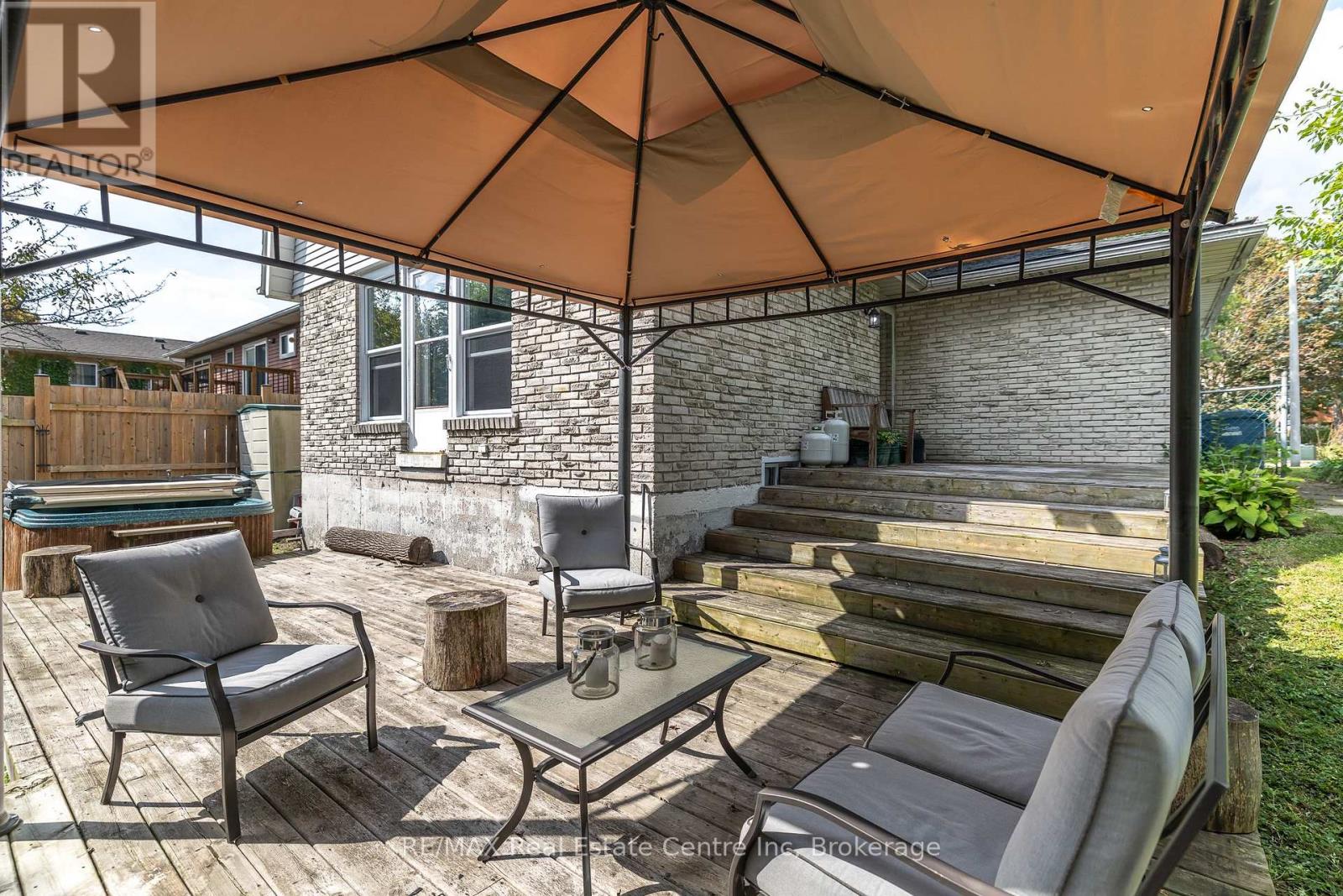 34 Woodridge Drive, Guelph, Ontario  N1H 7E2 - Photo 42 - X12433262