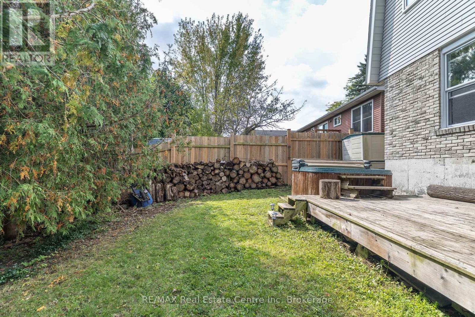 34 Woodridge Drive, Guelph, Ontario  N1H 7E2 - Photo 44 - X12433262