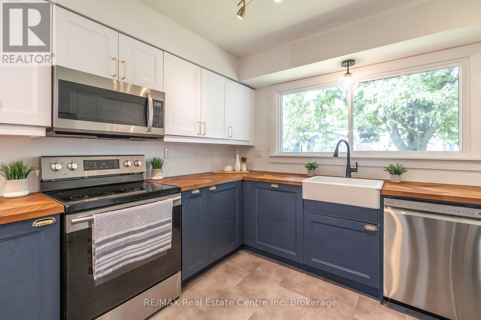 34 Woodridge Drive, Guelph, Ontario  N1H 7E2 - Photo 7 - X12433262