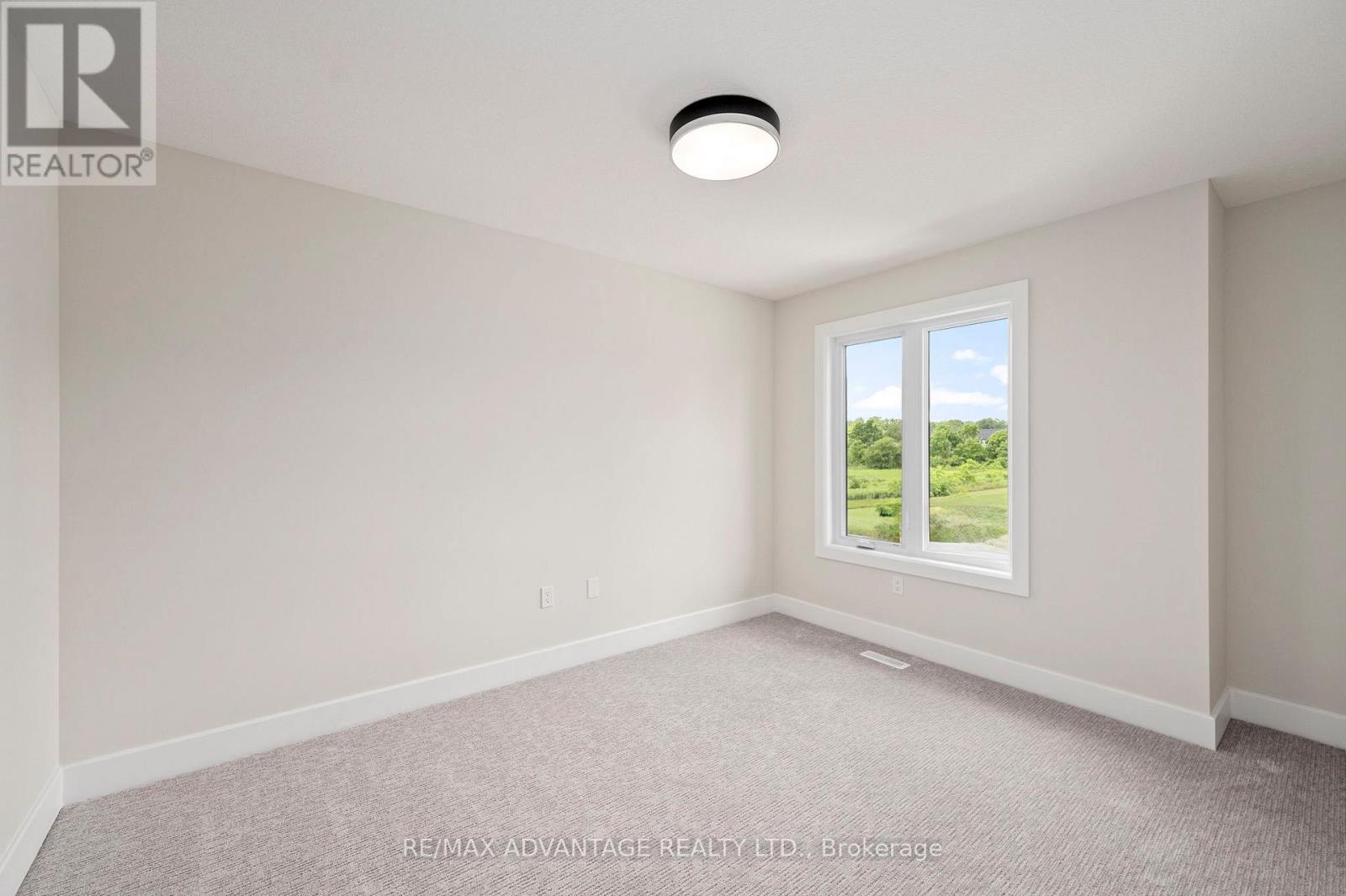 603 Regent Street, Strathroy-Caradoc, Ontario  N0L 1W0 - Photo 13 - X12433277
