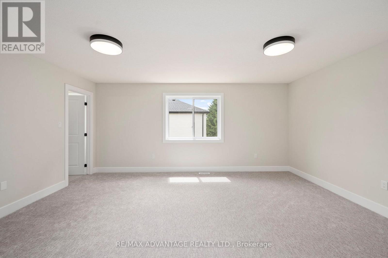 603 Regent Street, Strathroy-Caradoc, Ontario  N0L 1W0 - Photo 17 - X12433277