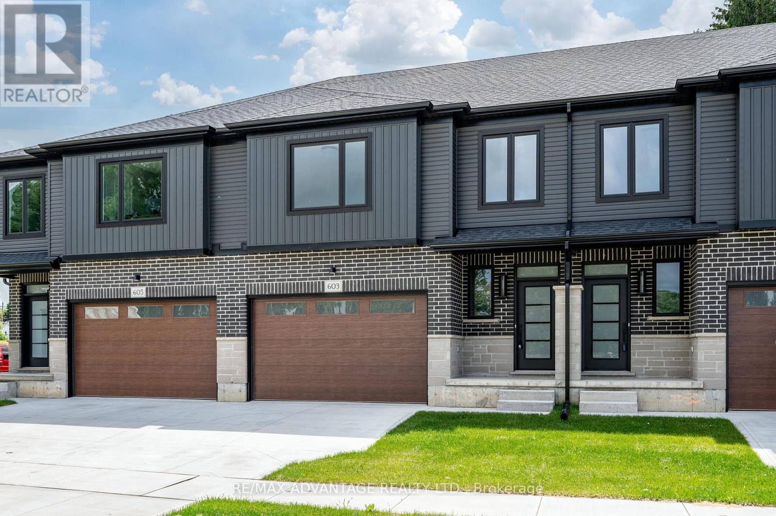 603 Regent Street, Strathroy-Caradoc, Ontario  N0L 1W0 - Photo 3 - X12433277