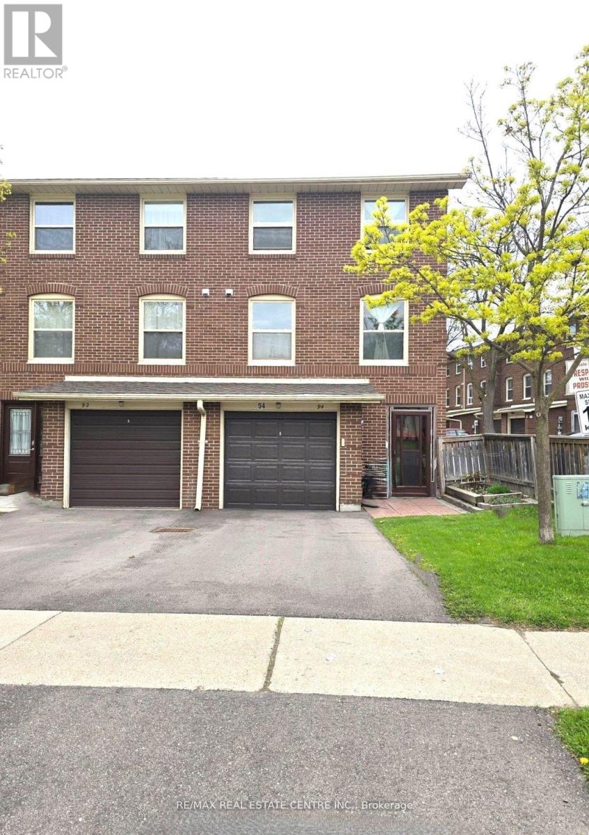 24 - 94 Edenborough Drive, Brampton, Ontario  L6T 3A4 - Photo 2 - W12433243