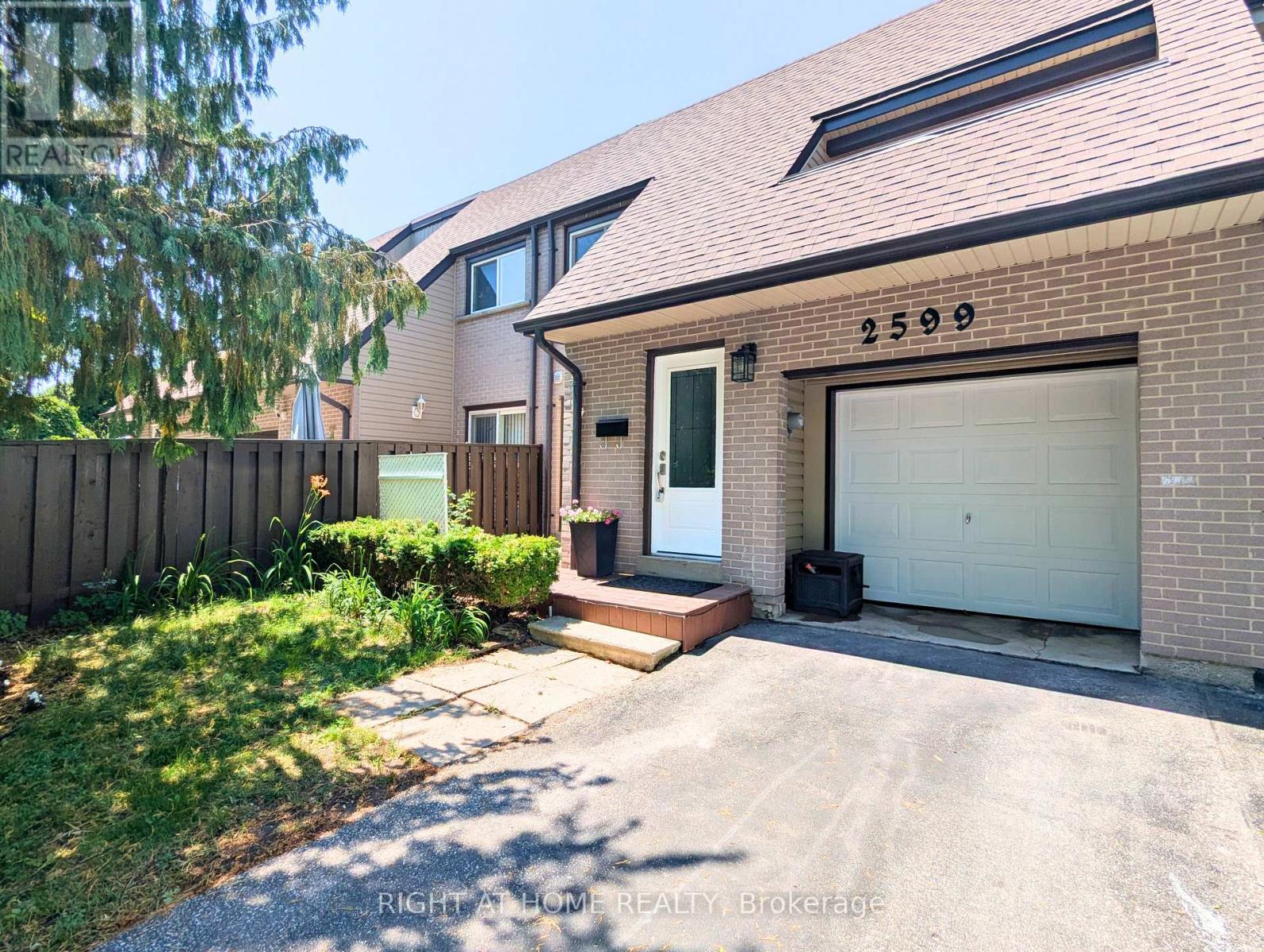 2599 Inlake Court, Mississauga, Ontario  L5N 2M9 - Photo 1 - W12433244